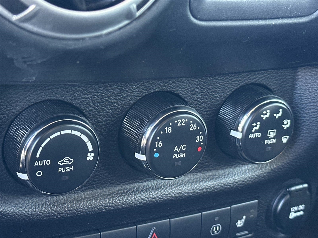 Jeep Wrangler Unlimited 4WD 4dr Sahara 2015