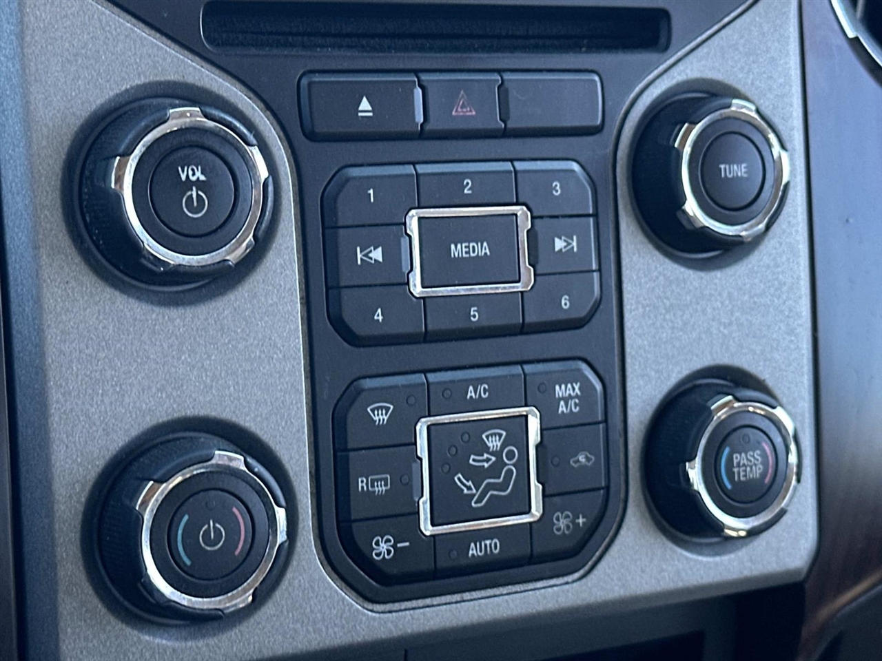 Ford Super Duty F-250 SRW 4WD Crew Cab 156" Platinum 2014