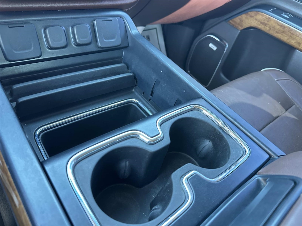 Chevrolet Silverado 1500 4WD Crew Cab 143.5" High Country 2014