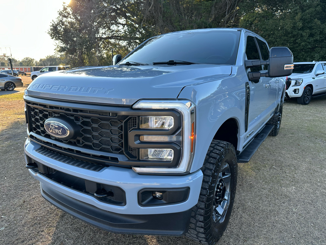 Ford Super Duty F-350 SRW Lariat 4WD Crew Cab 6.75' Box 2024