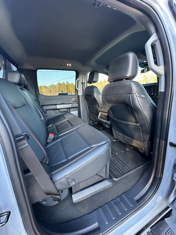 Ford Super Duty F-350 SRW Lariat 4WD Crew Cab 6.75' Box 2024