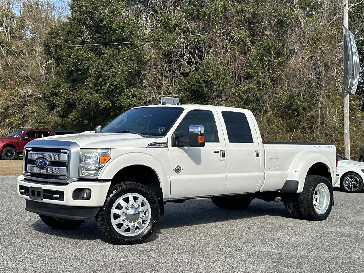 2016 Ford Super Duty F-350 DRW 4WD Crew Cab 172" Platinum