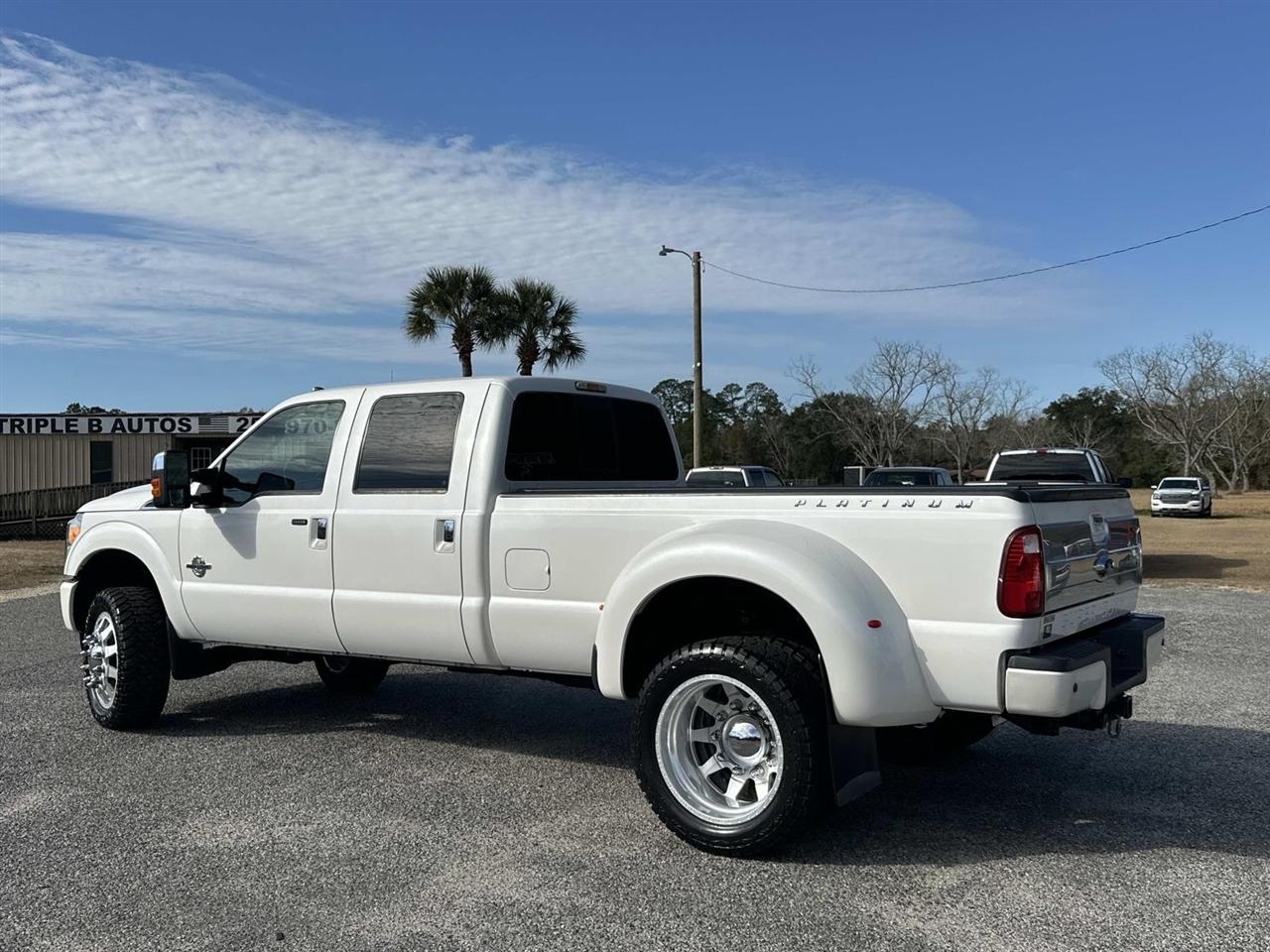 Ford Super Duty F-350 DRW 4WD Crew Cab 172" Platinum 2016