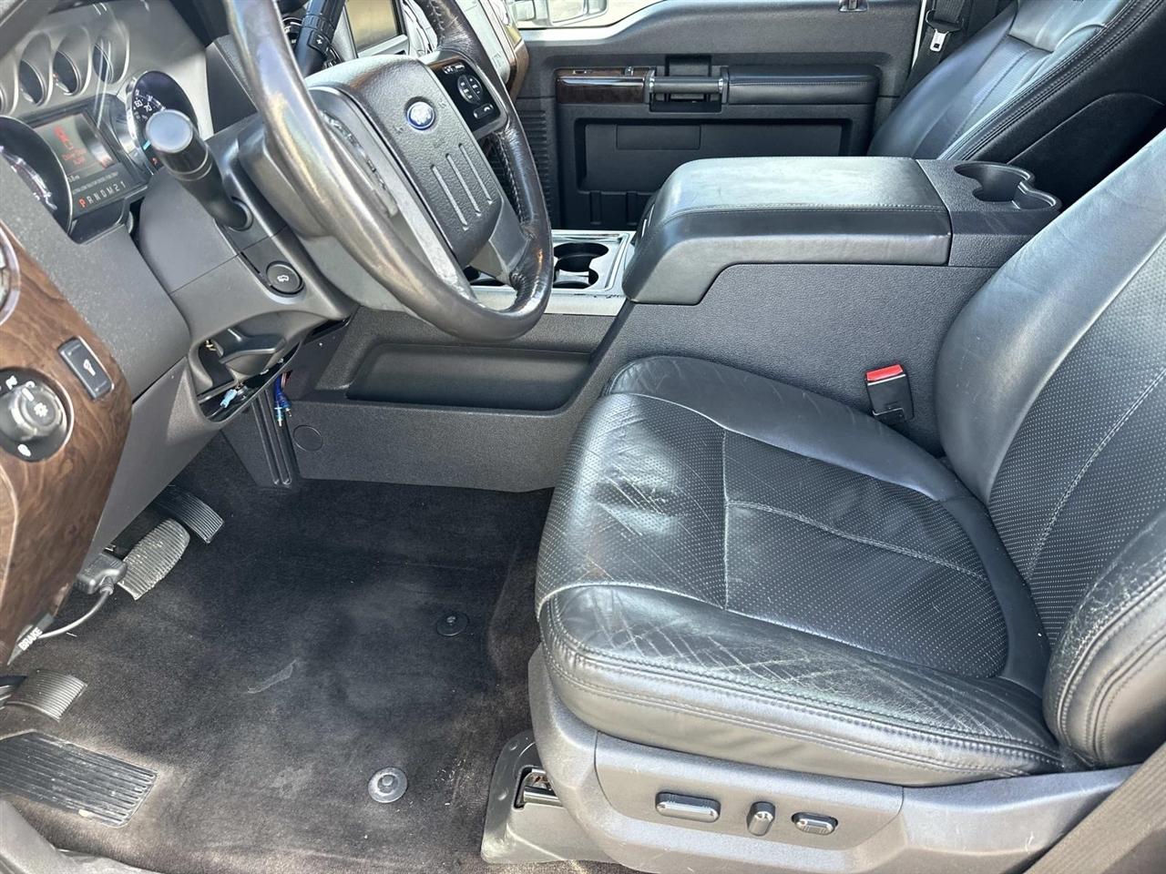 Ford Super Duty F-350 DRW 4WD Crew Cab 172" Platinum 2016