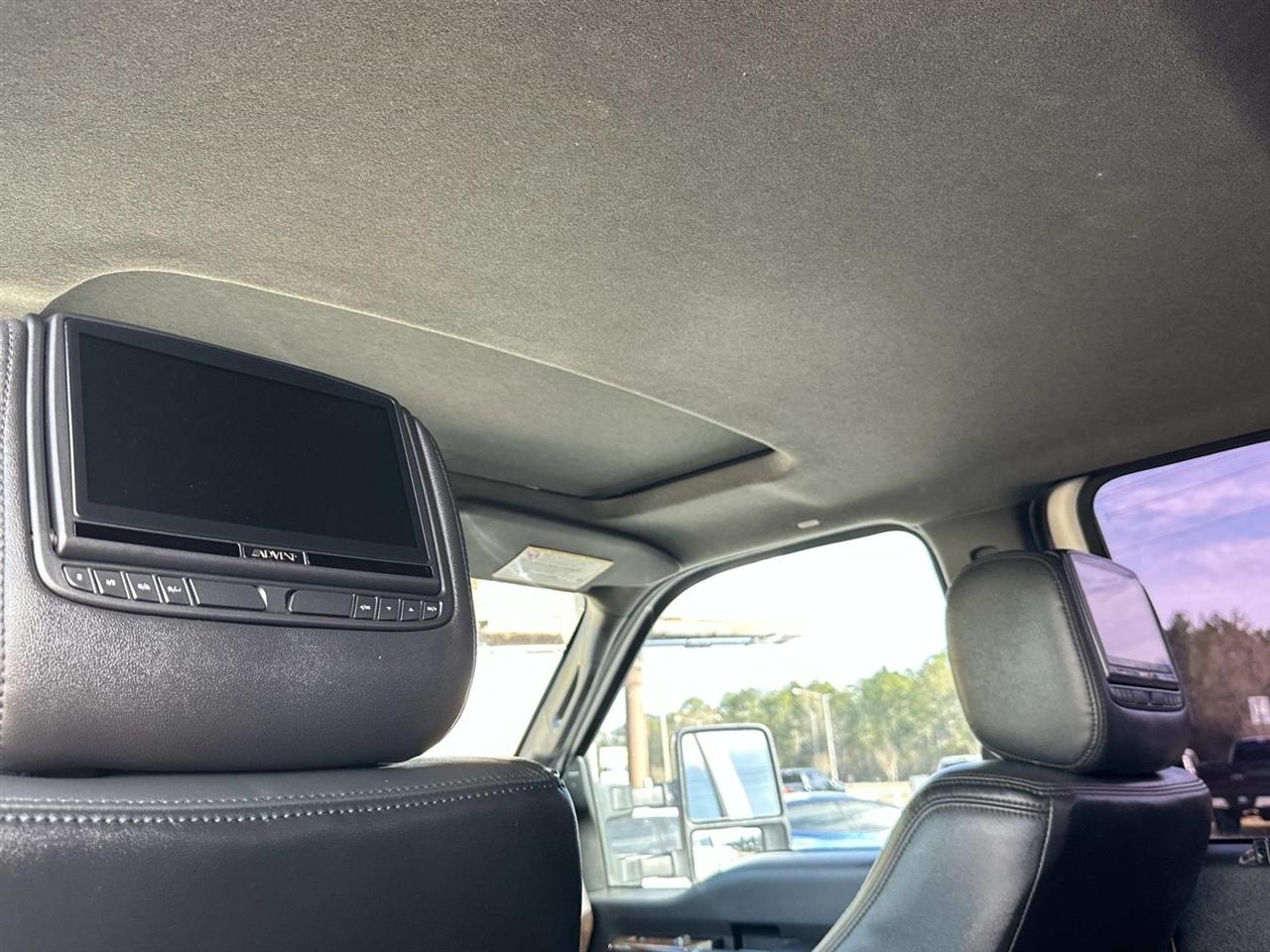 Ford Super Duty F-350 DRW 4WD Crew Cab 172" Platinum 2016