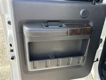 2016 Ford Super Duty F-350 DRW 4WD Crew Cab 172" Platinum