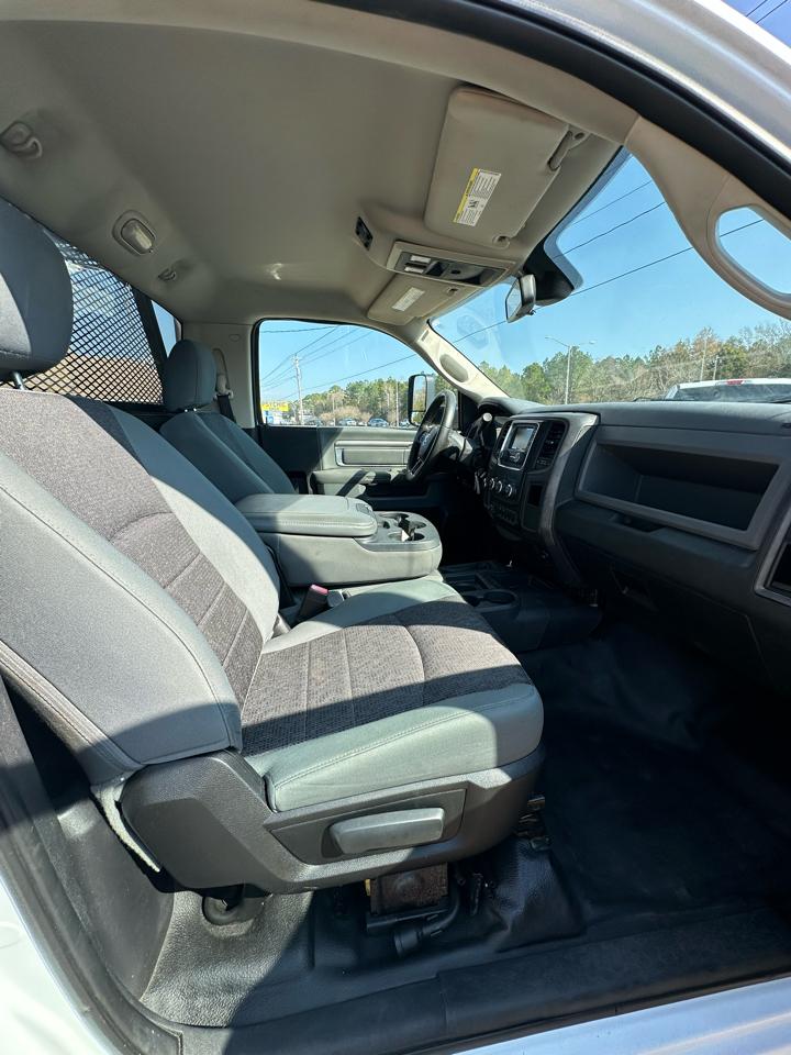 RAM 3500 4WD Reg Cab 143" WB 60" CA Tradesman 2015