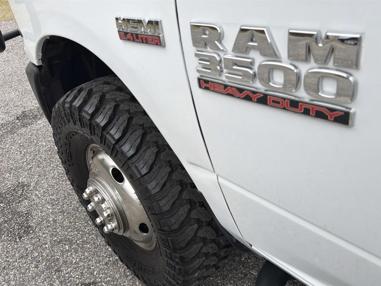 RAM 3500 4WD Reg Cab 143" WB 60" CA Tradesman 2015