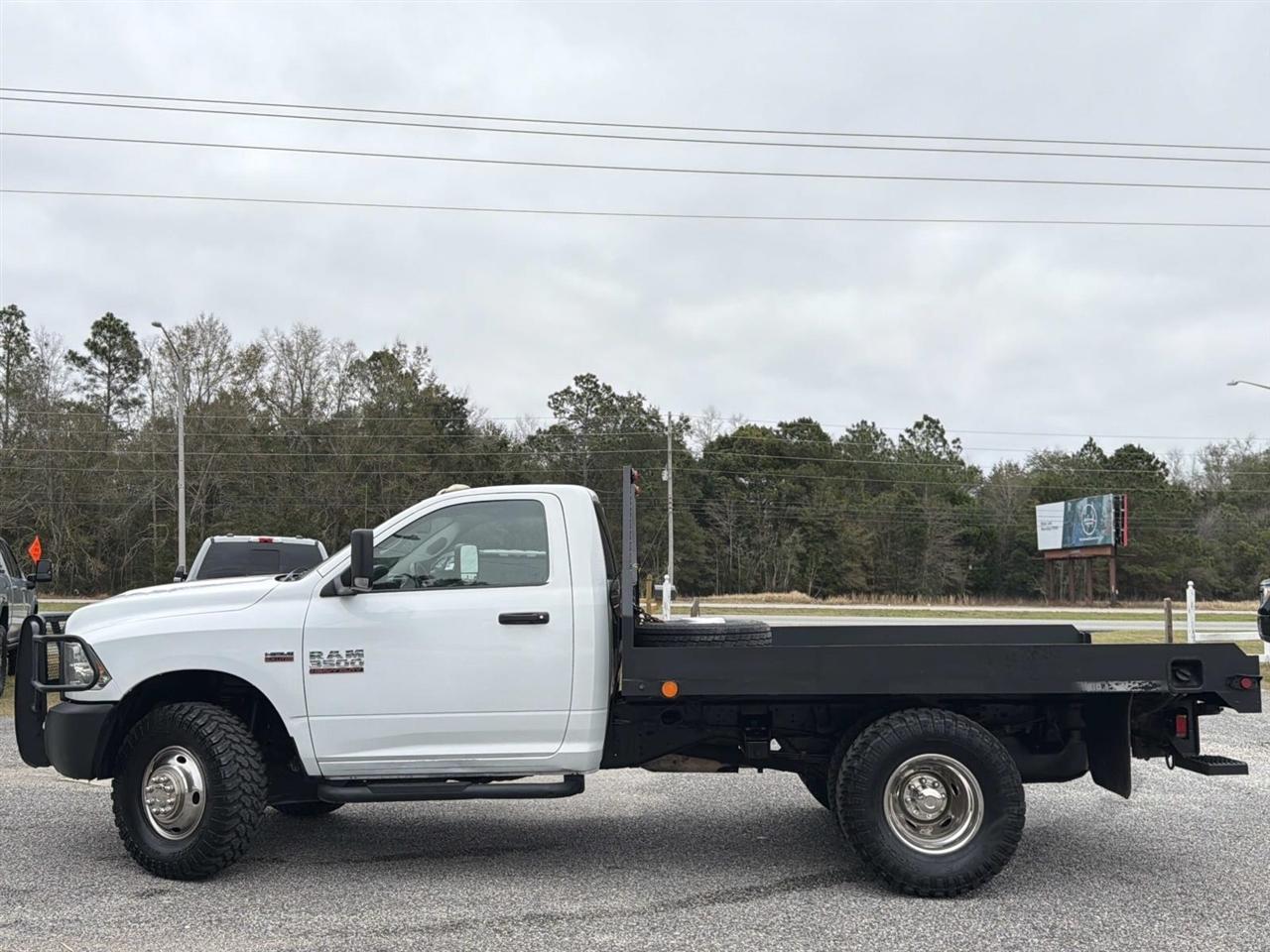 RAM 3500 4WD Reg Cab 143" WB 60" CA Tradesman 2015