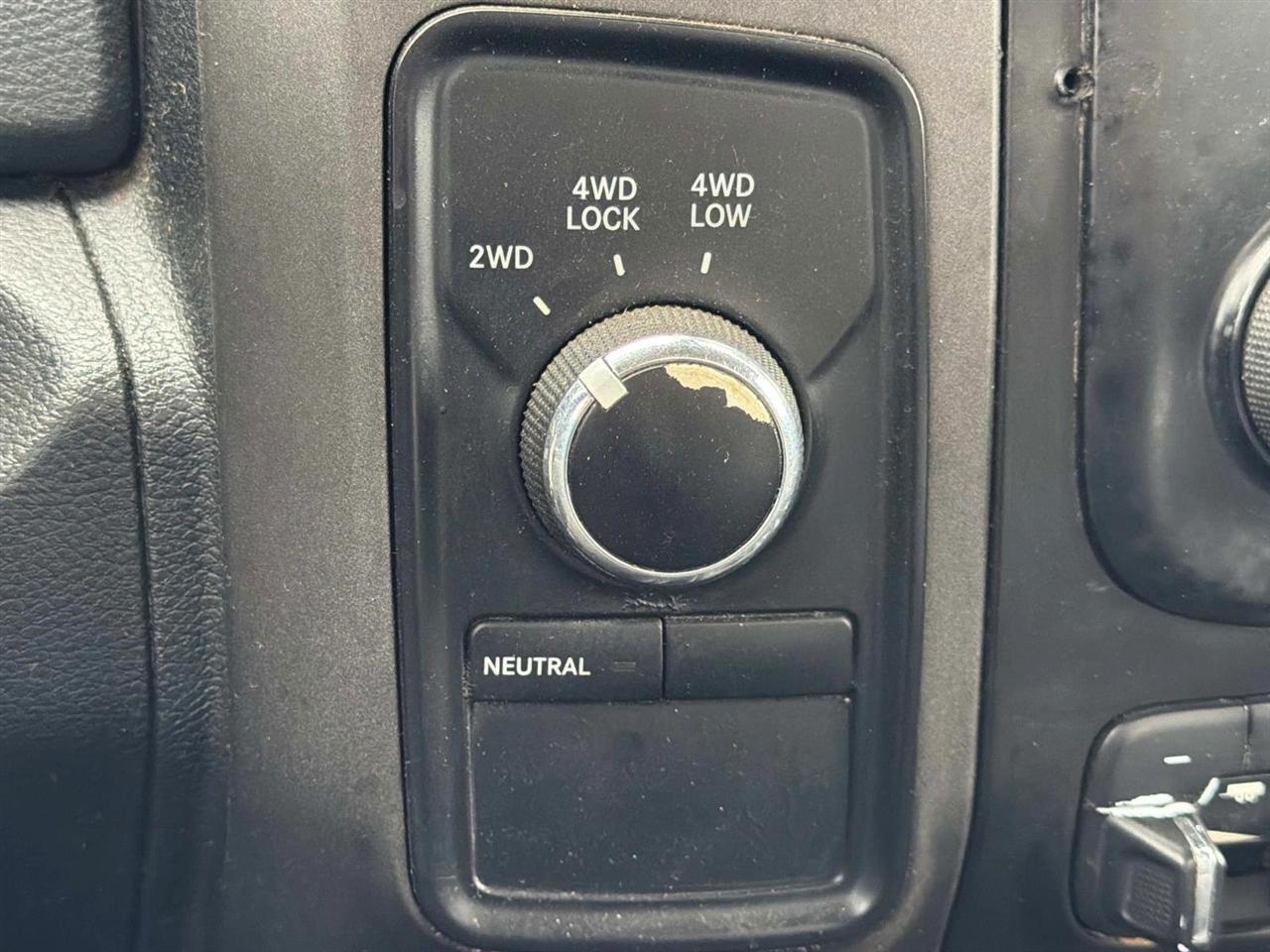 RAM 3500 4WD Reg Cab 143" WB 60" CA Tradesman 2015