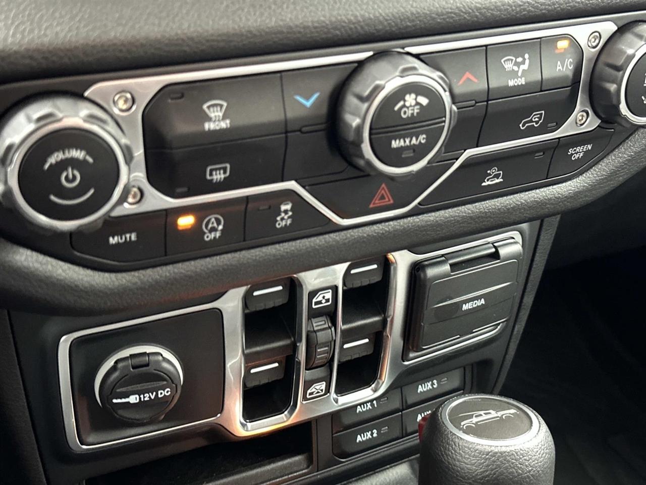 Jeep Gladiator Sport 4x4 2025