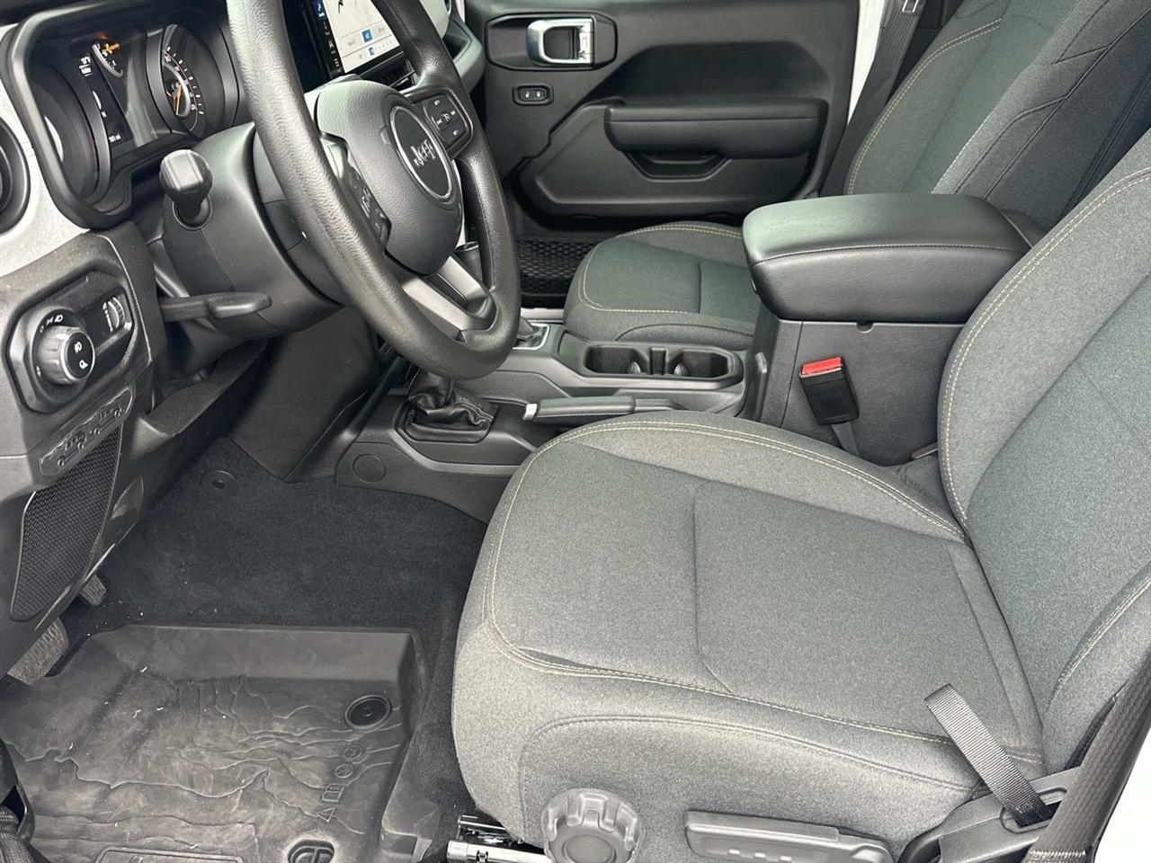 Jeep Gladiator Sport 4x4 2025