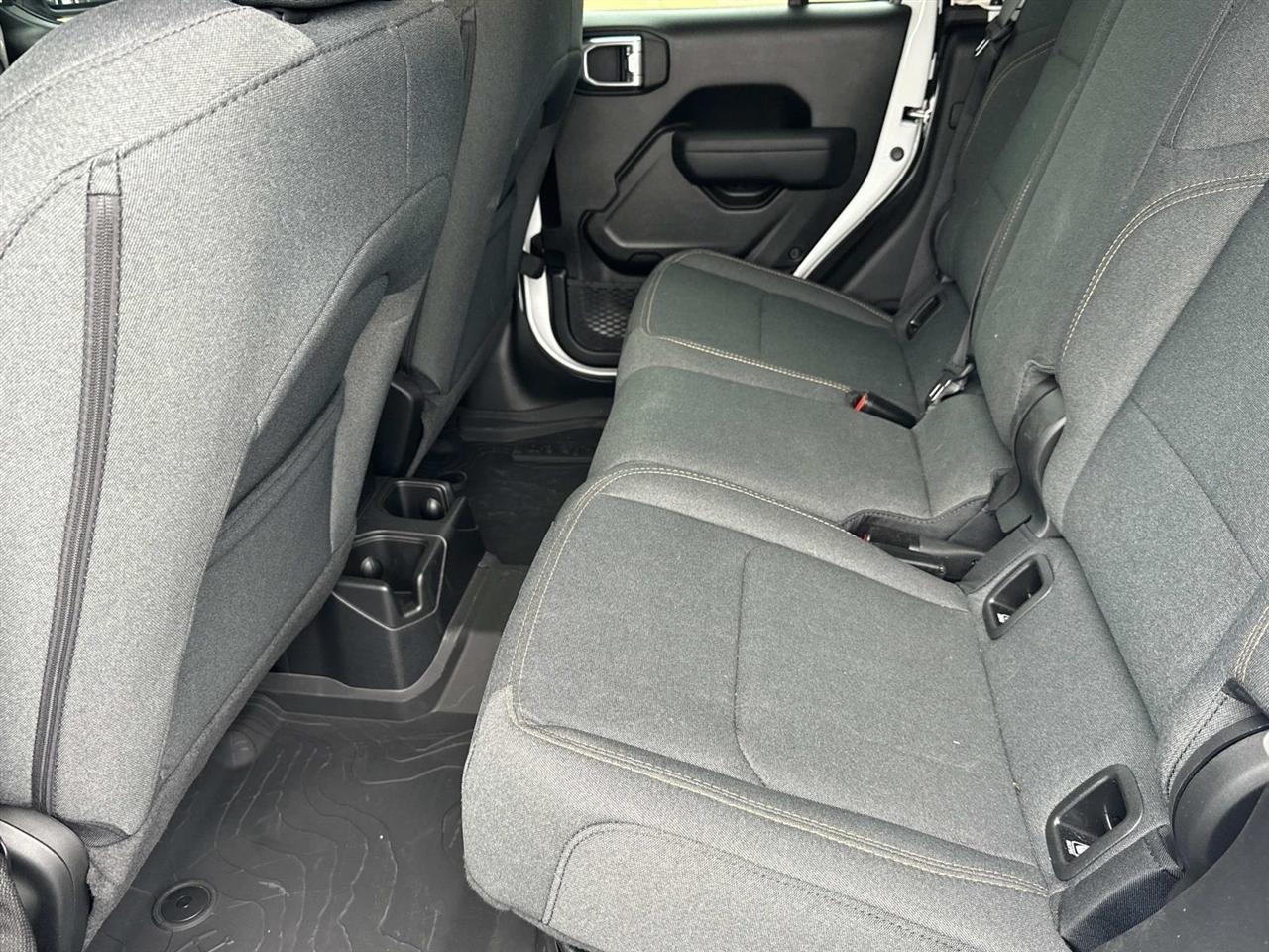 Jeep Gladiator Sport 4x4 2025