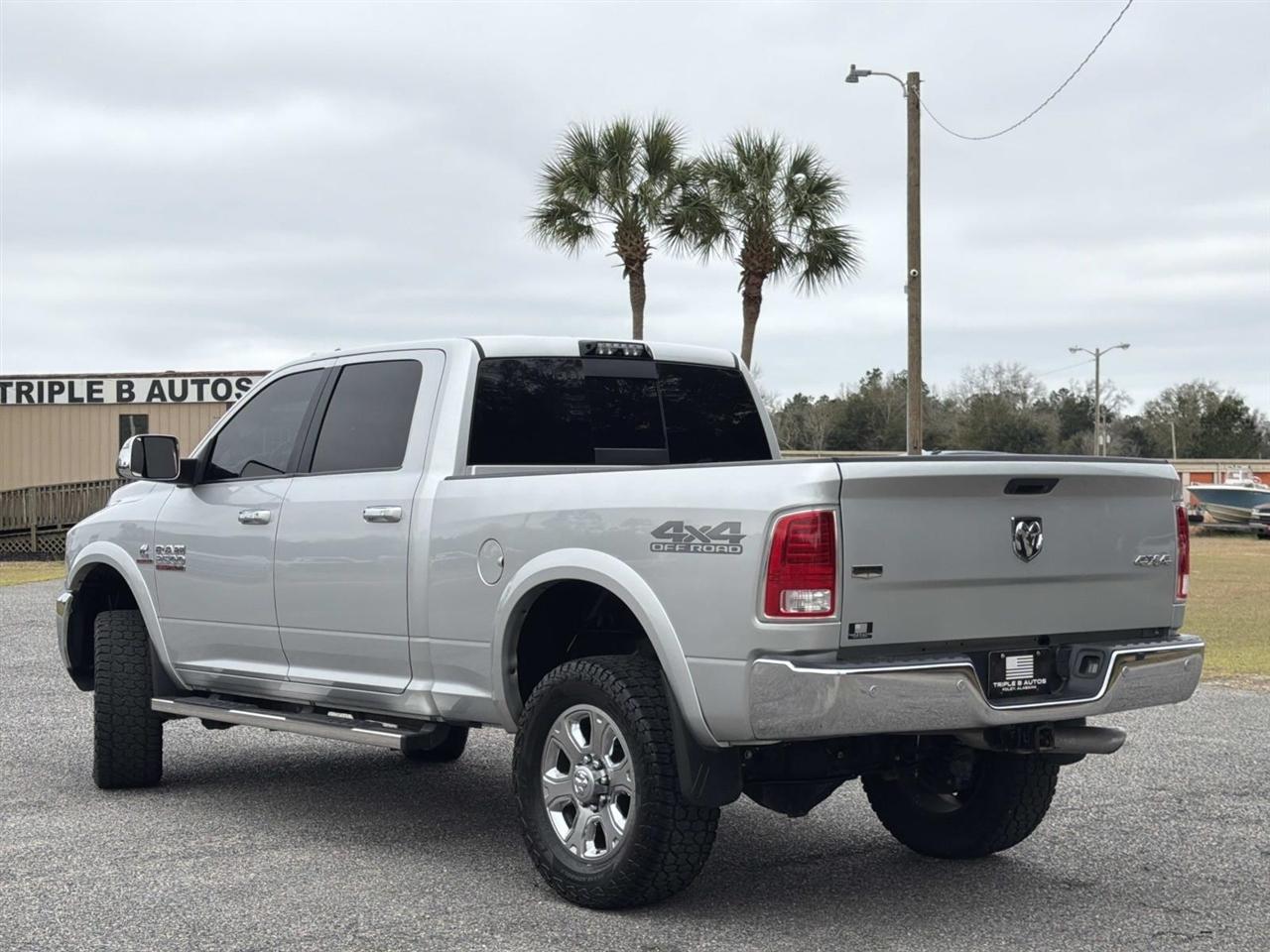 RAM 2500 Laramie 4x4 Crew Cab 6'4" Box 2018