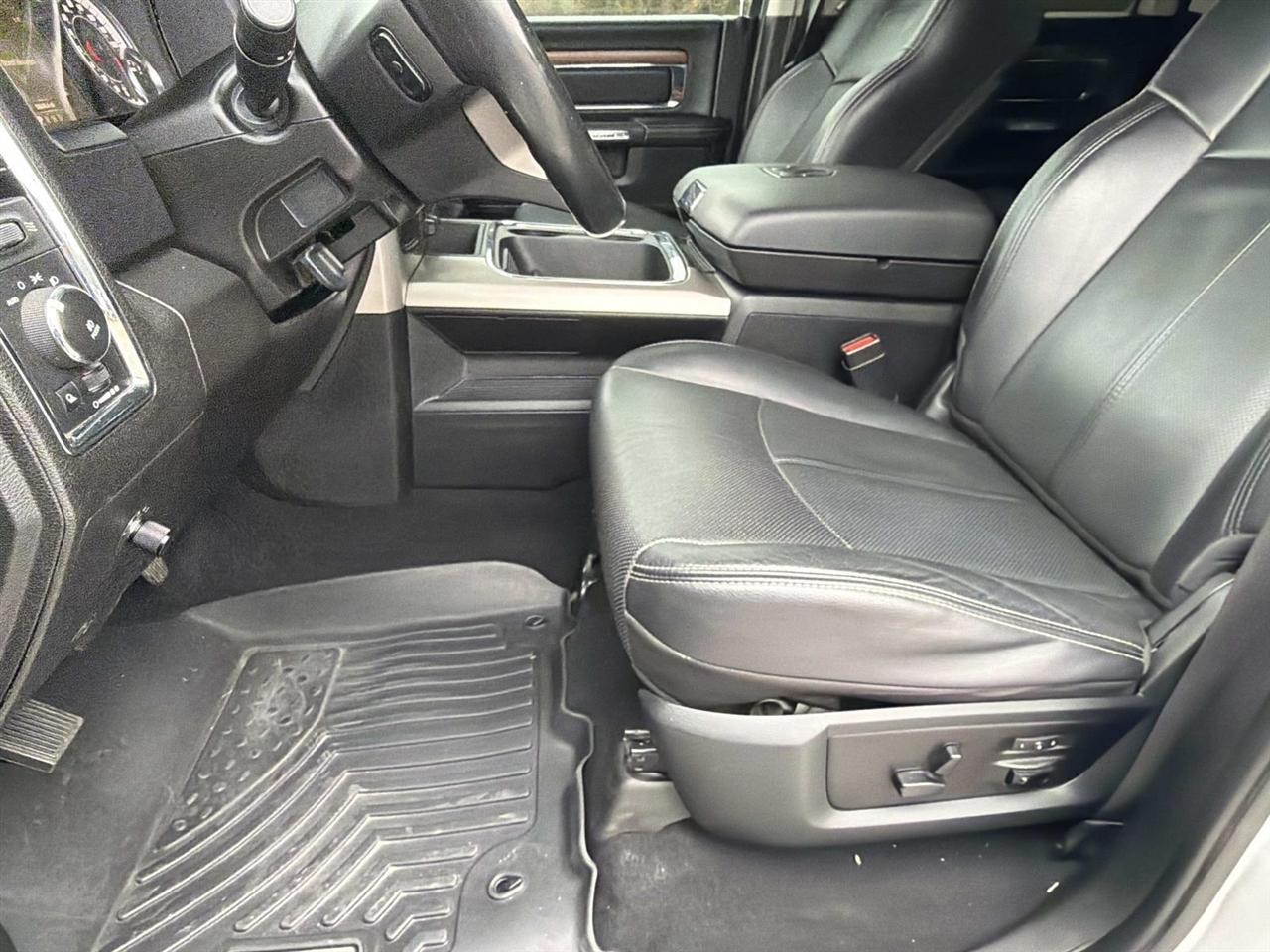 RAM 2500 Laramie 4x4 Crew Cab 6'4" Box 2018