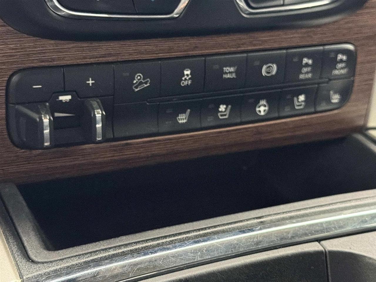 RAM 2500 Laramie 4x4 Crew Cab 6'4" Box 2018