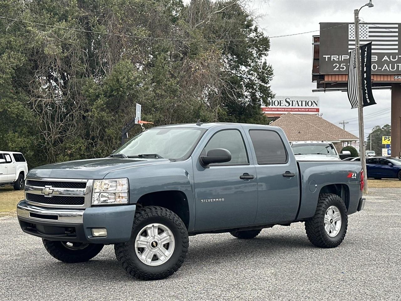 2011 Chevrolet Silverado 1500 4WD Crew Cab 143.5" LT