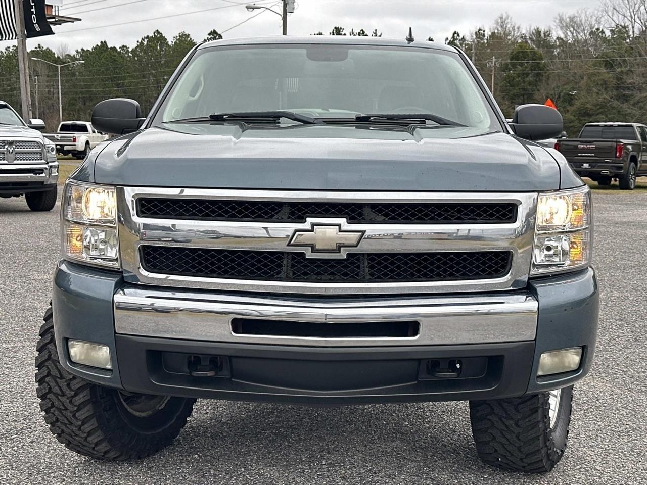 Chevrolet Silverado 1500 4WD Crew Cab 143.5" LT 2011