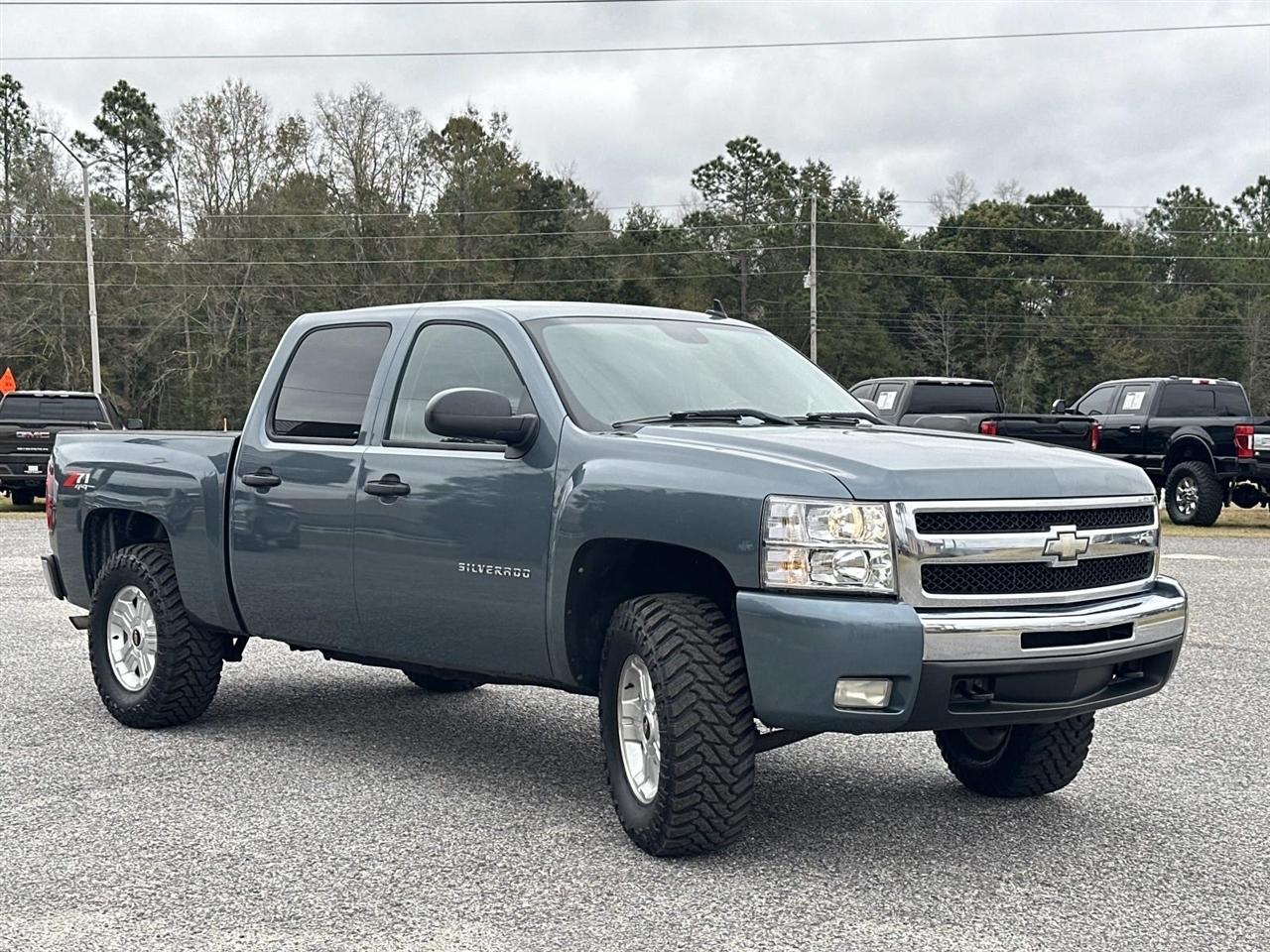 Chevrolet Silverado 1500 4WD Crew Cab 143.5" LT 2011