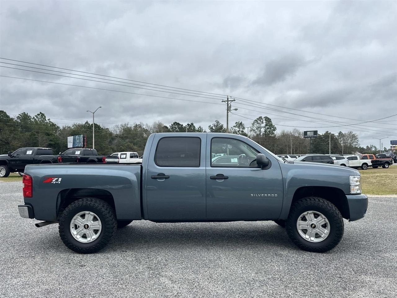 Chevrolet Silverado 1500 4WD Crew Cab 143.5" LT 2011