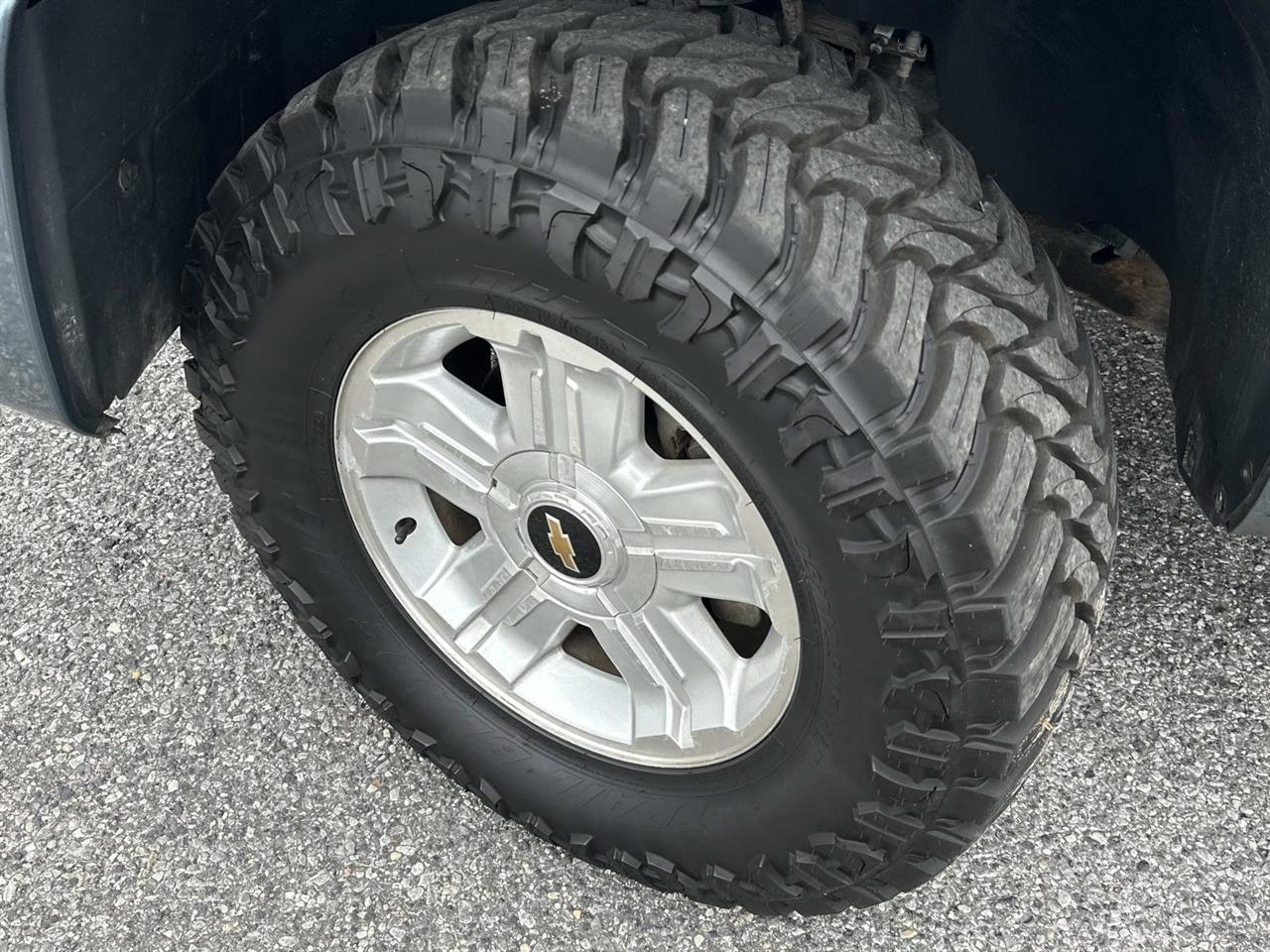 Chevrolet Silverado 1500 4WD Crew Cab 143.5" LT 2011