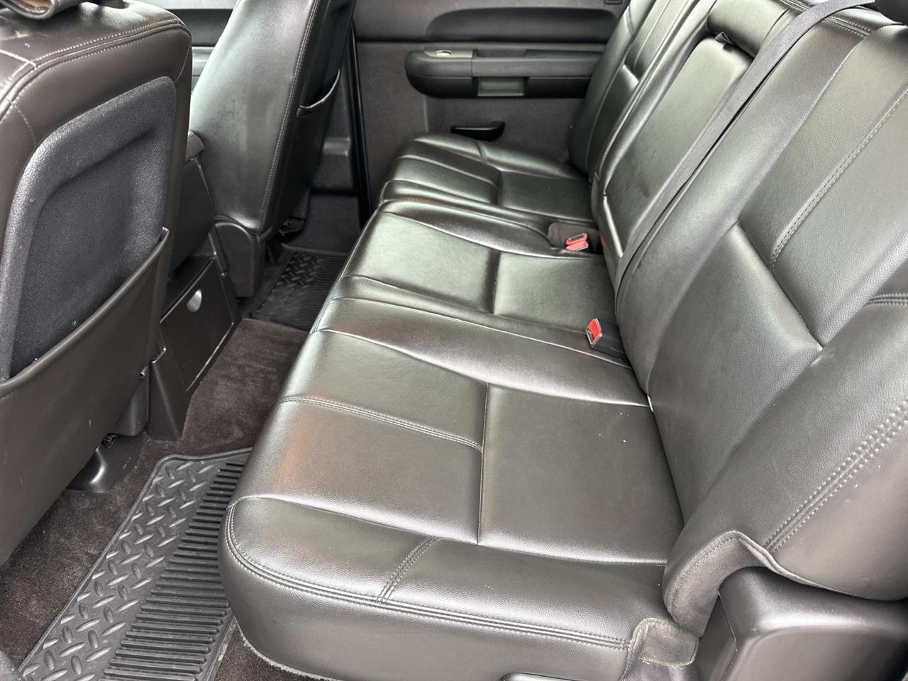 Chevrolet Silverado 1500 4WD Crew Cab 143.5" LT 2011