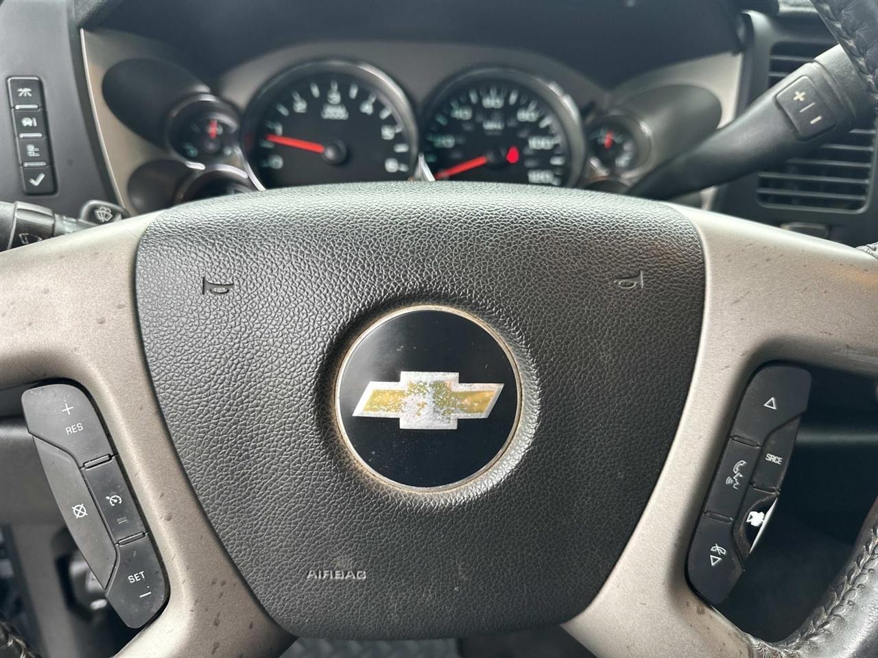 Chevrolet Silverado 1500 4WD Crew Cab 143.5" LT 2011