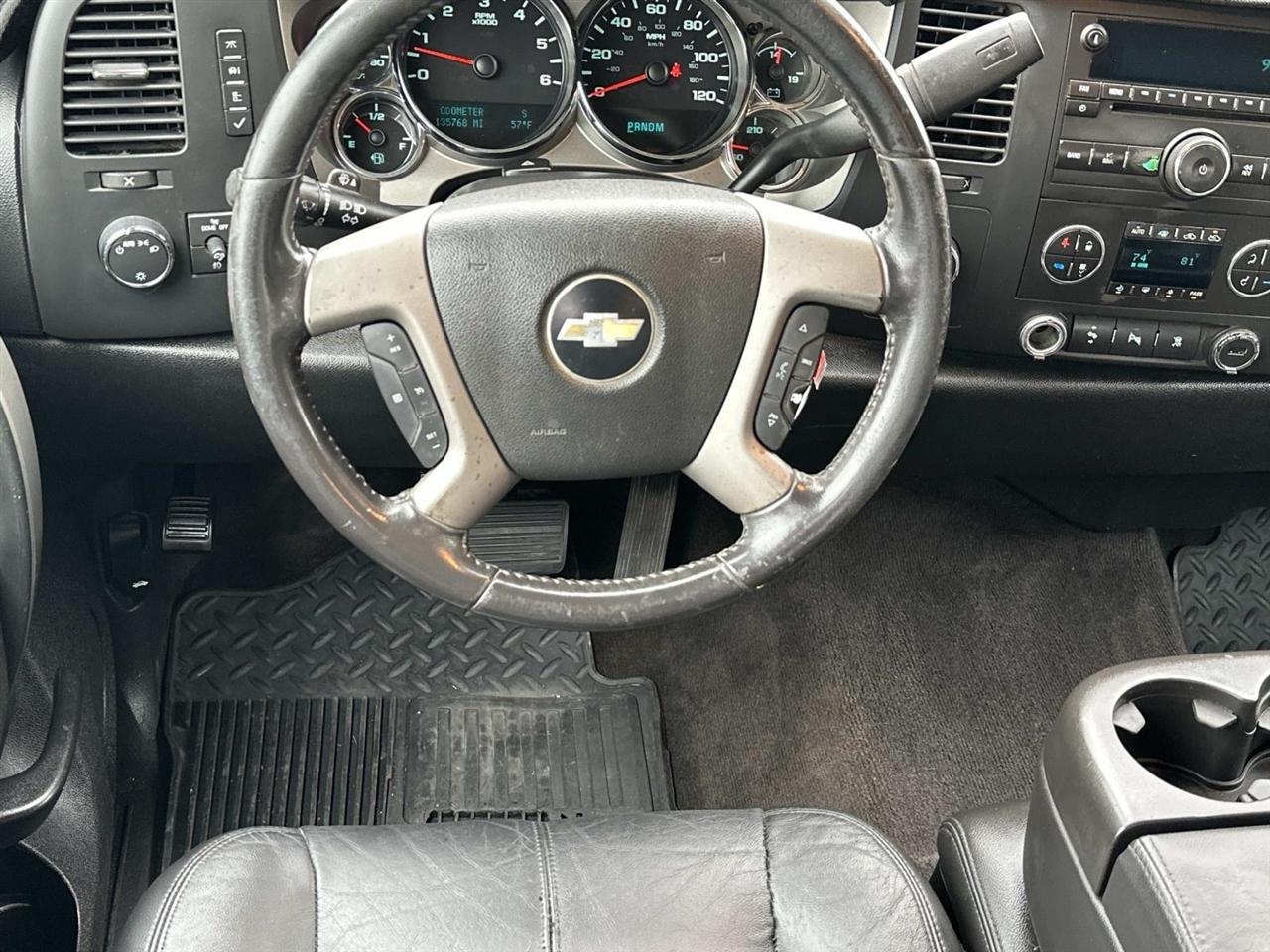 Chevrolet Silverado 1500 4WD Crew Cab 143.5" LT 2011