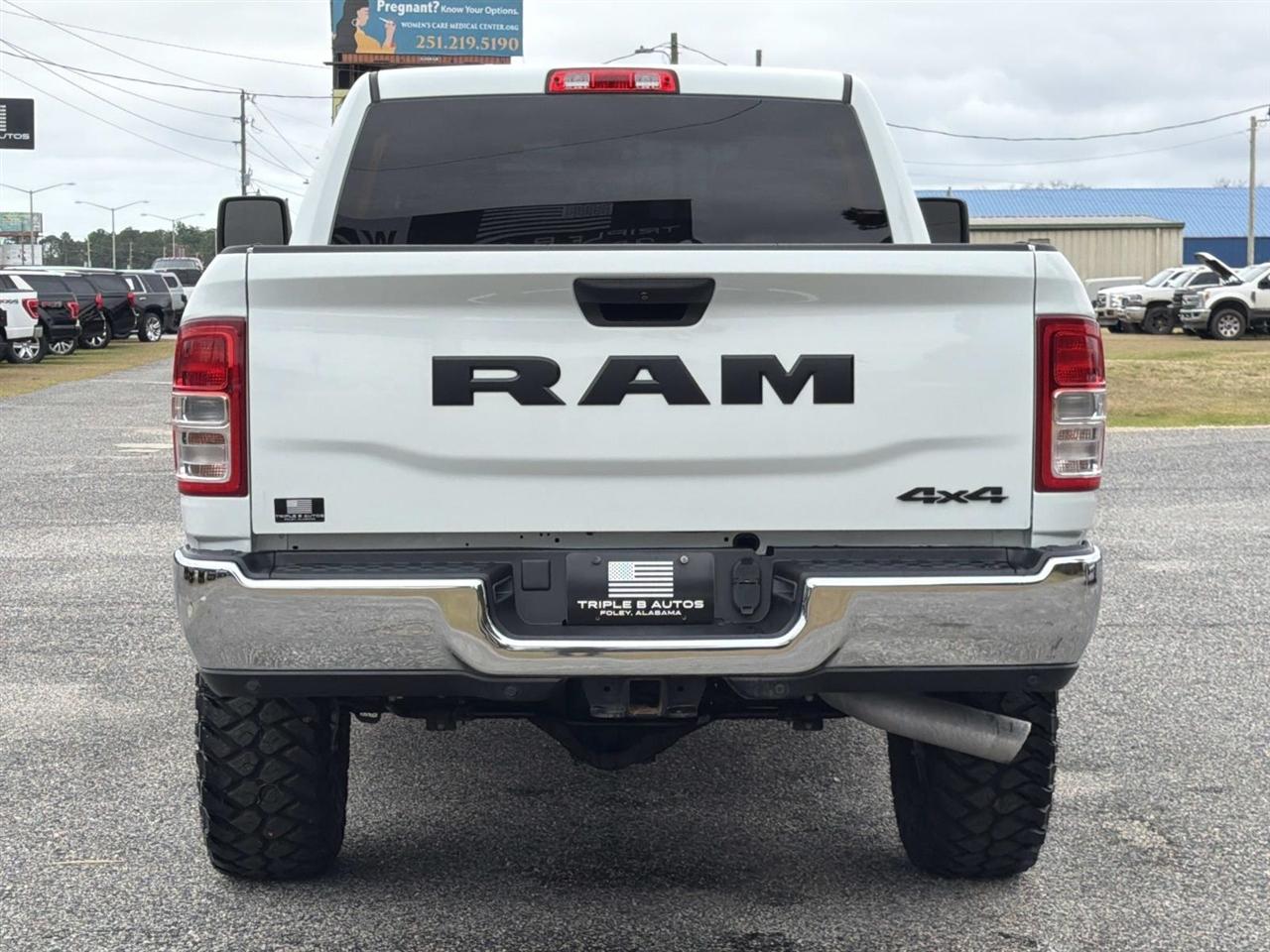 RAM 2500 Big Horn 4x4 Crew Cab 6'4" Box 2024