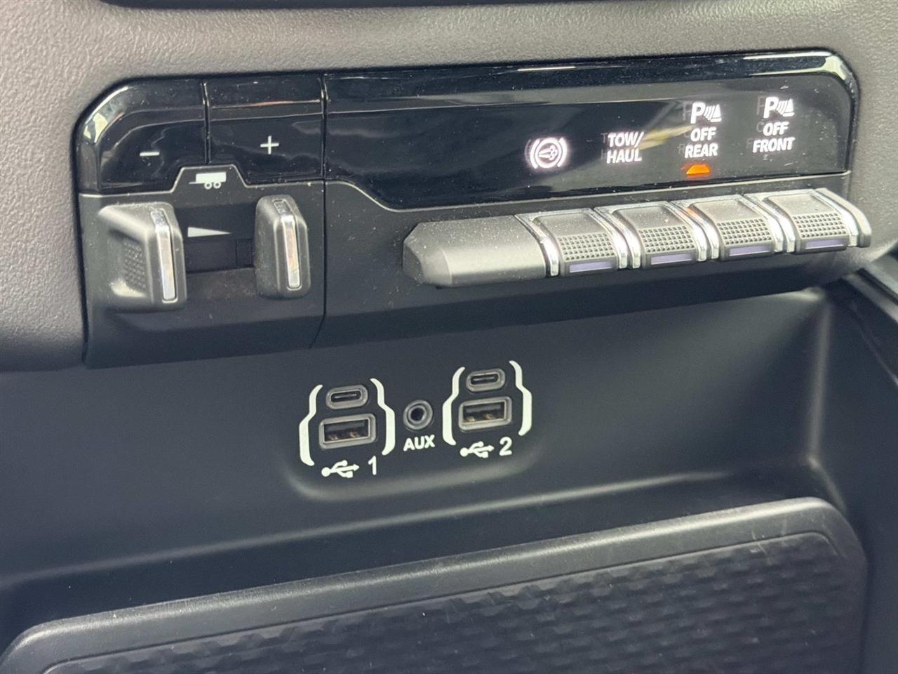 RAM 2500 Big Horn 4x4 Crew Cab 6'4" Box 2024