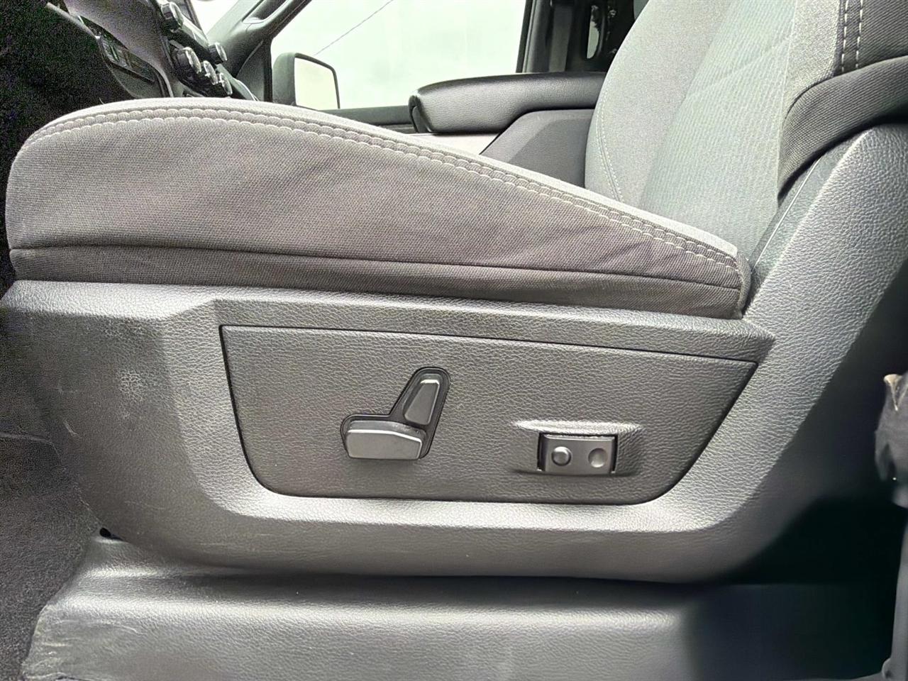 RAM 2500 Big Horn 4x4 Crew Cab 6'4" Box 2024