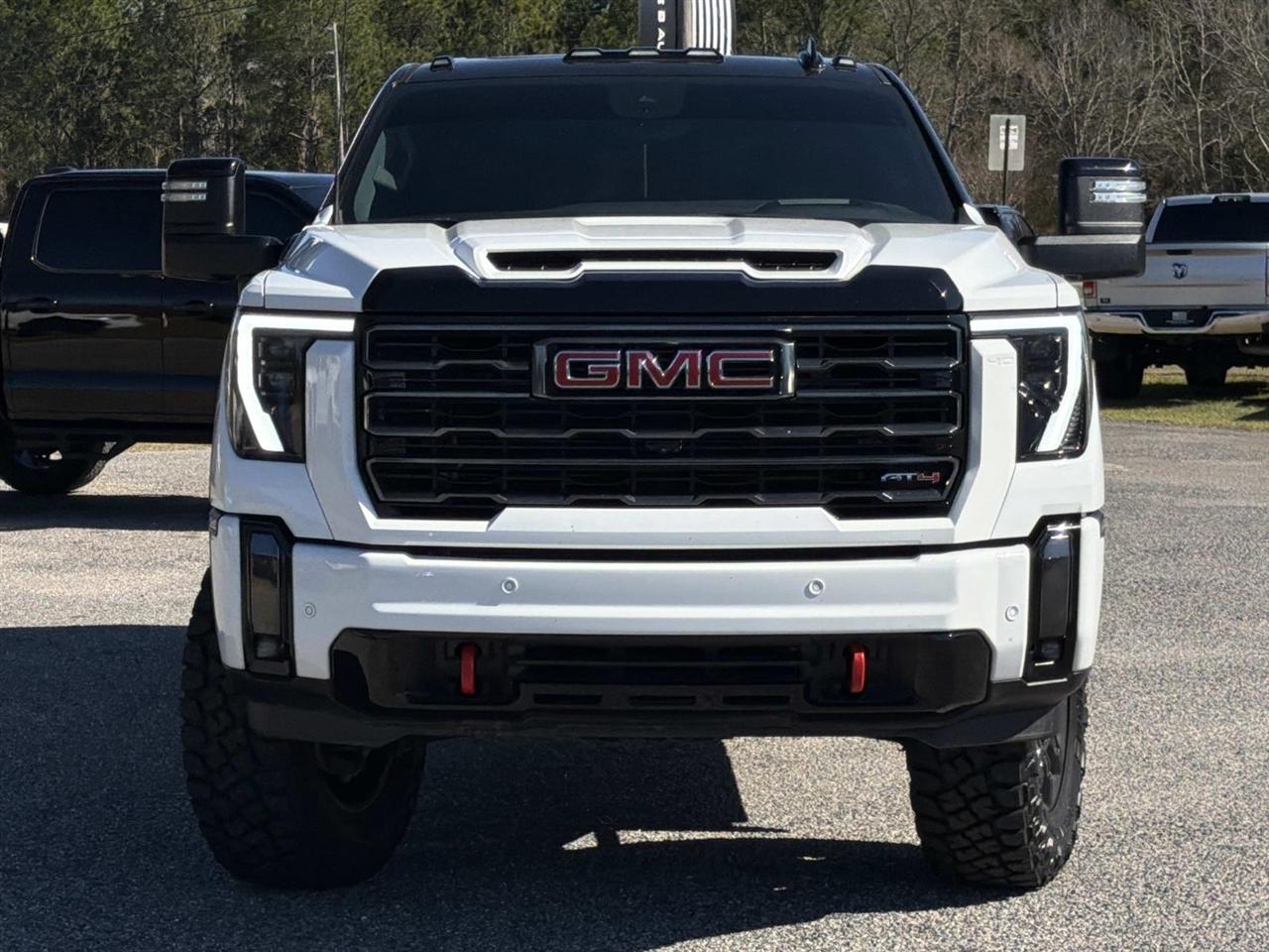 GMC Sierra 2500HD 4WD Crew Cab 159" AT4 2024