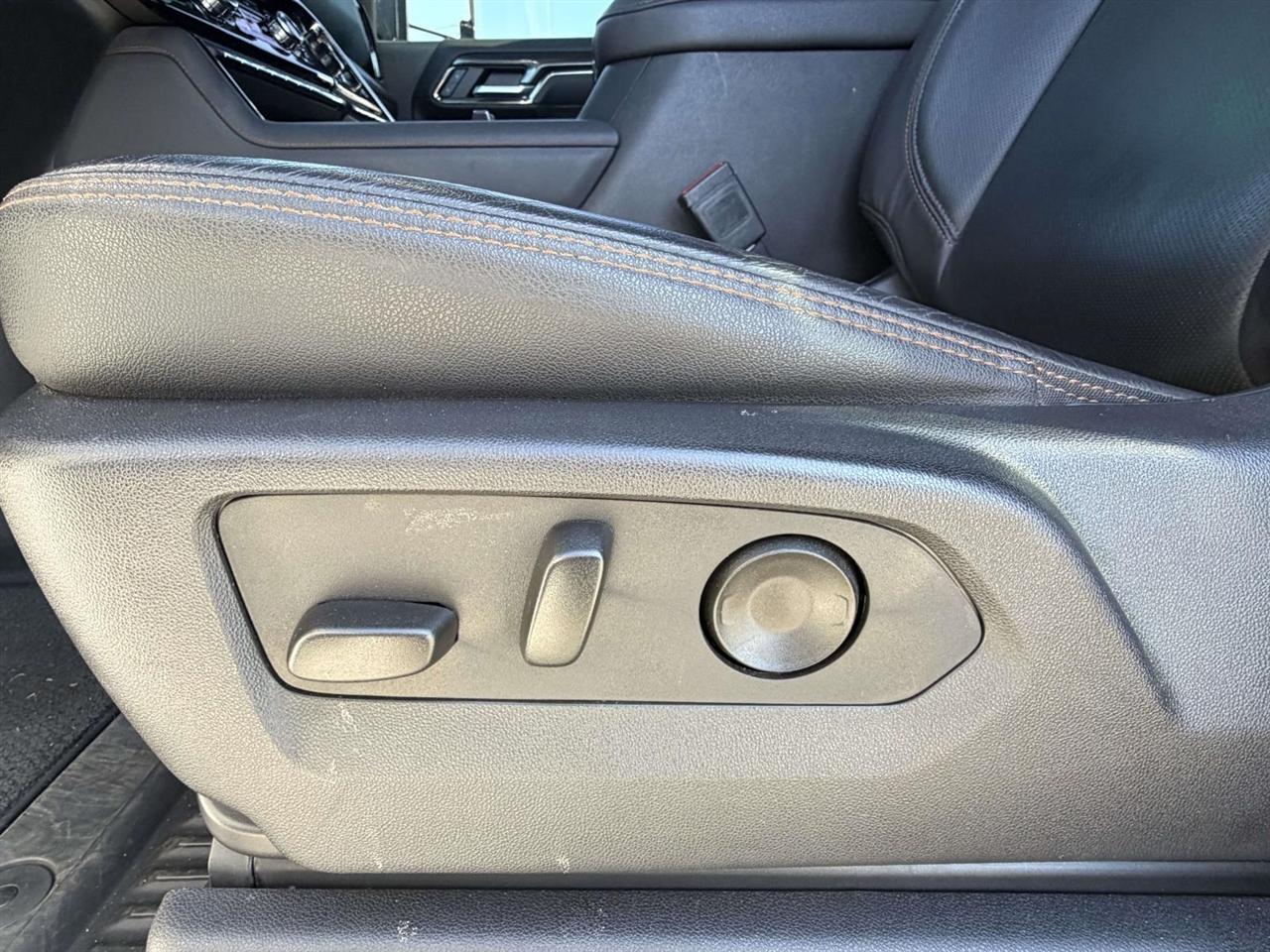 GMC Sierra 2500HD 4WD Crew Cab 159" AT4 2024