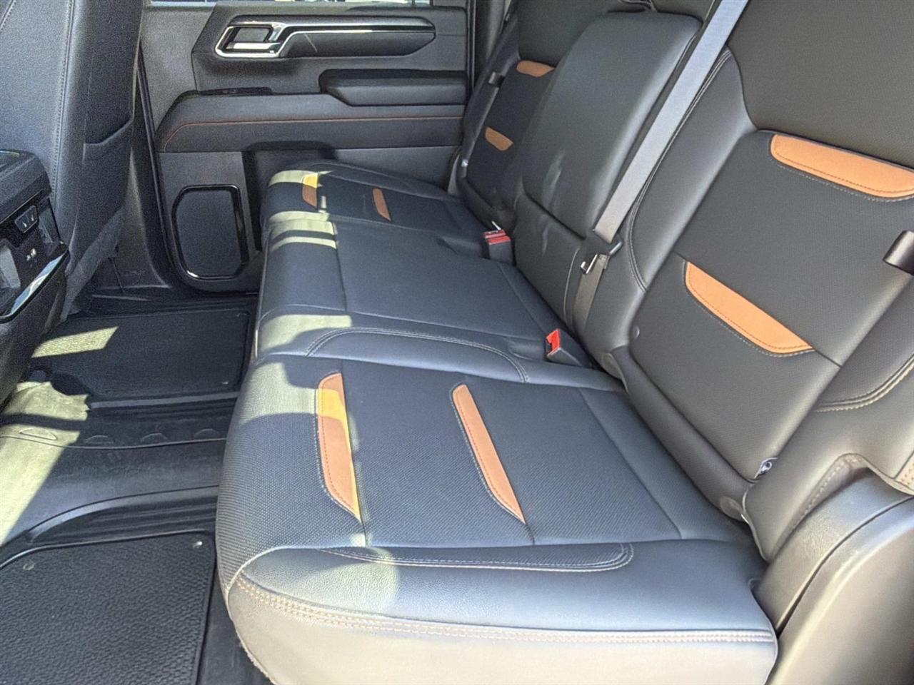 GMC Sierra 2500HD 4WD Crew Cab 159" AT4 2024