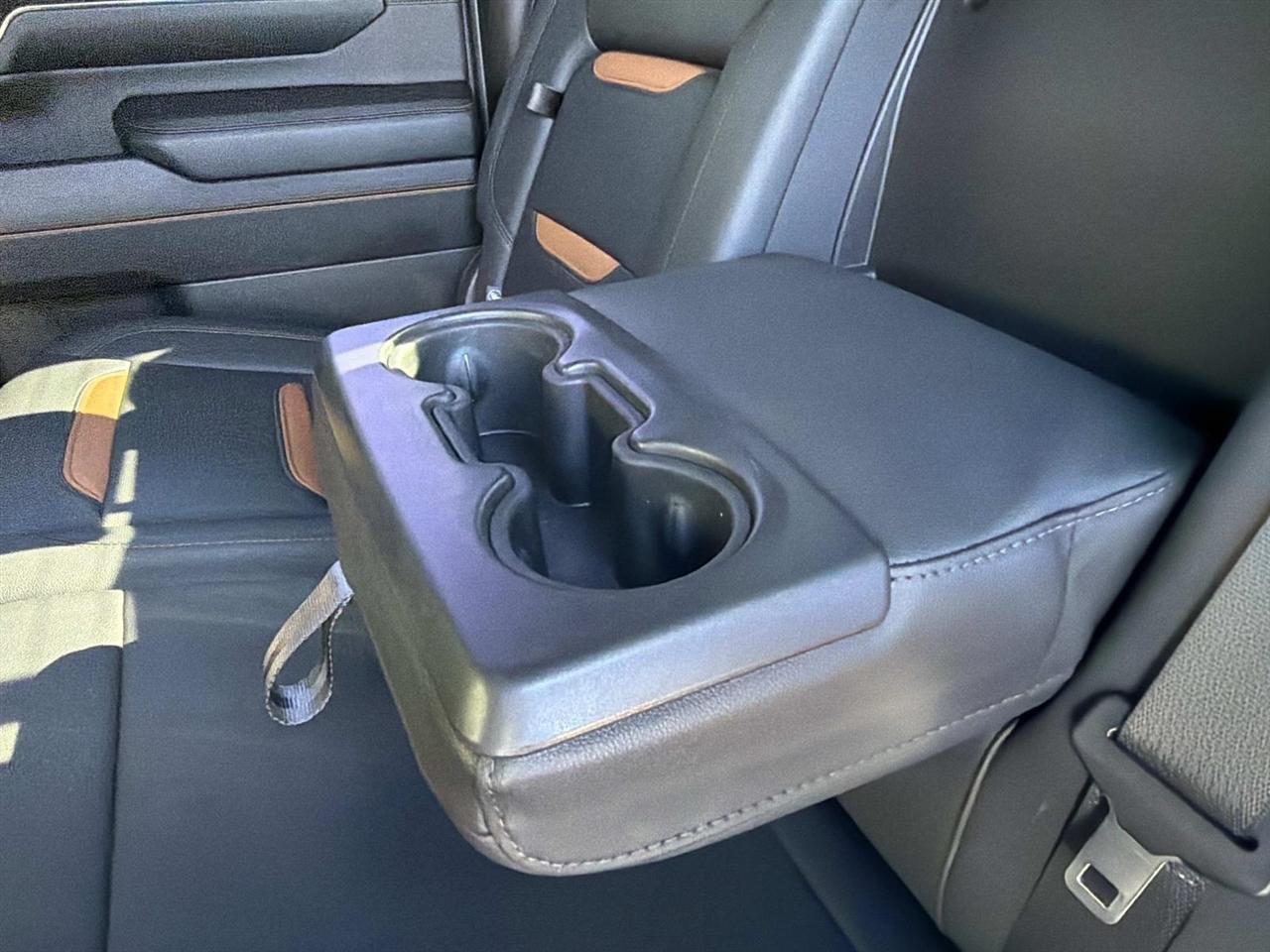 GMC Sierra 2500HD 4WD Crew Cab 159" AT4 2024