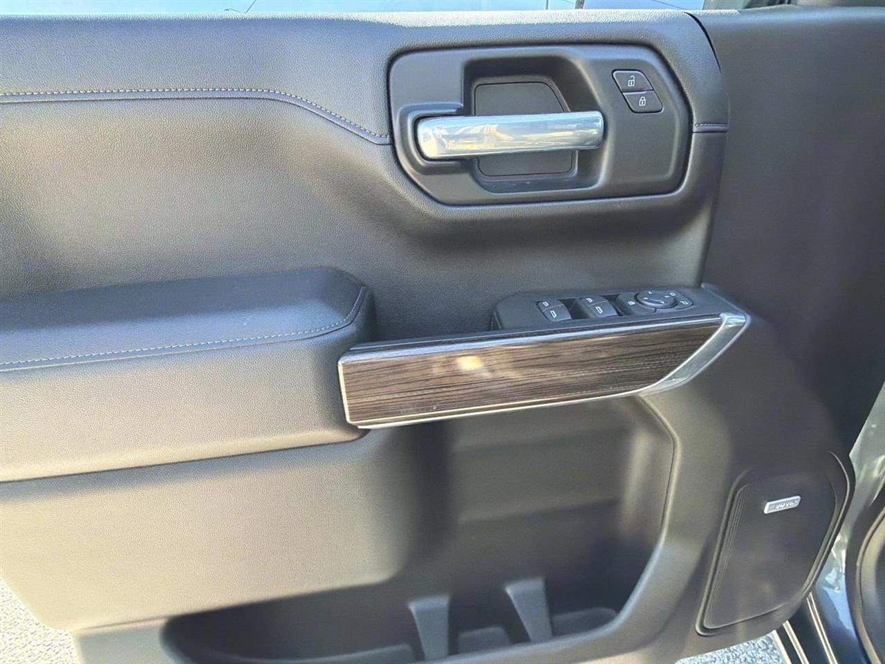 Chevrolet Silverado 1500 4WD Crew Cab 147" RST 2021