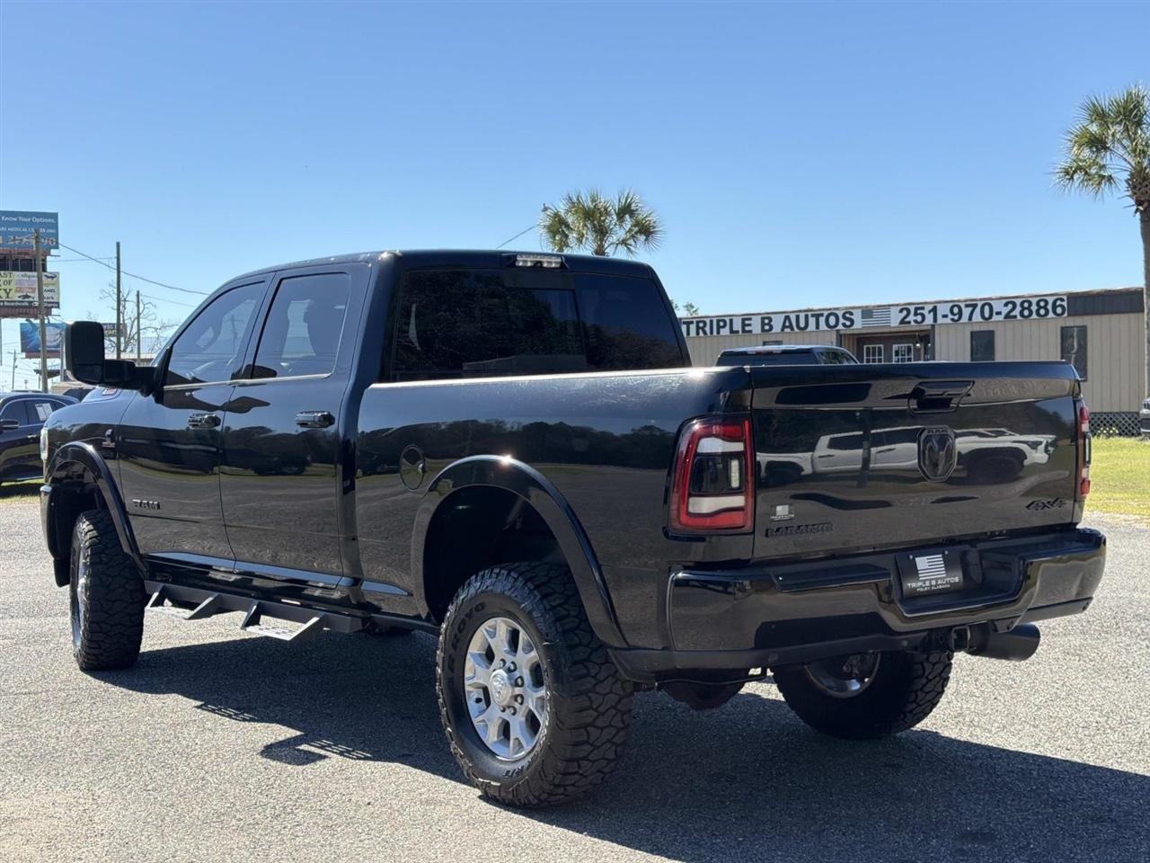 RAM 2500 Laramie 4x4 Crew Cab 6'4" Box 2019