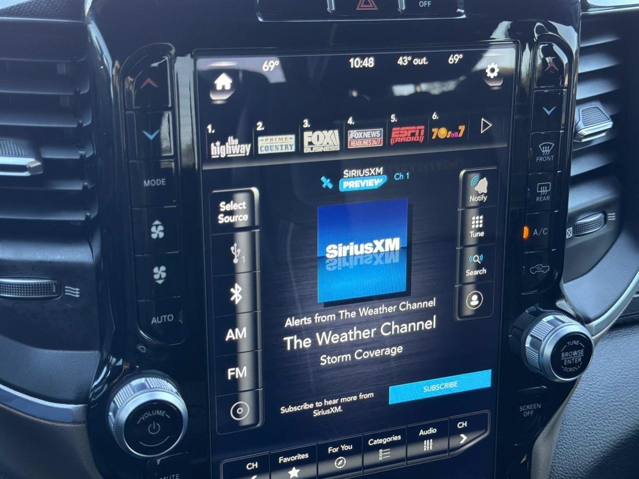 RAM 2500 Laramie 4x4 Crew Cab 6'4" Box 2019