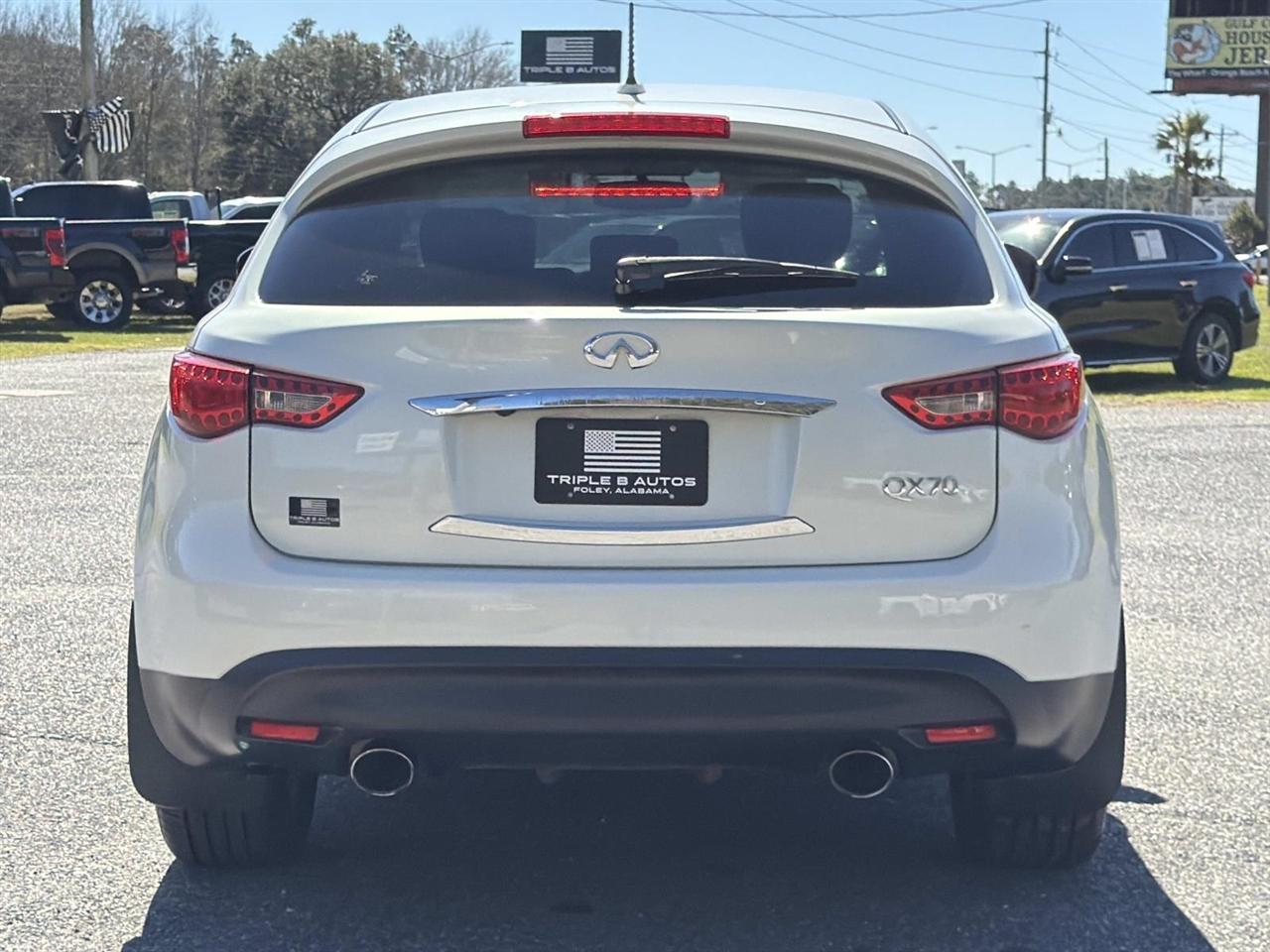 Infiniti QX70 RWD 4dr 2014