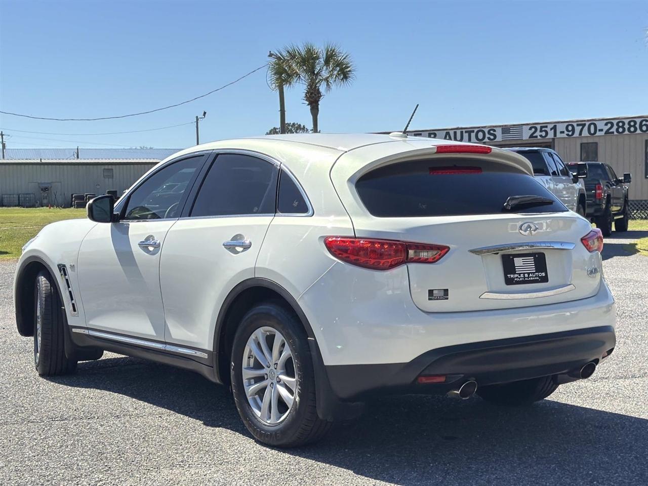 Infiniti QX70 RWD 4dr 2014