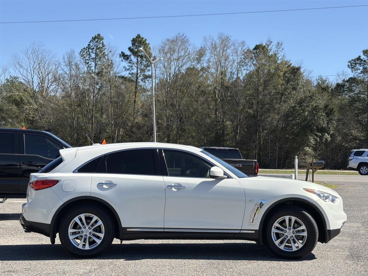 Infiniti QX70 RWD 4dr 2014