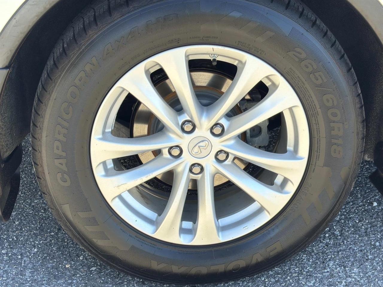 Infiniti QX70 RWD 4dr 2014