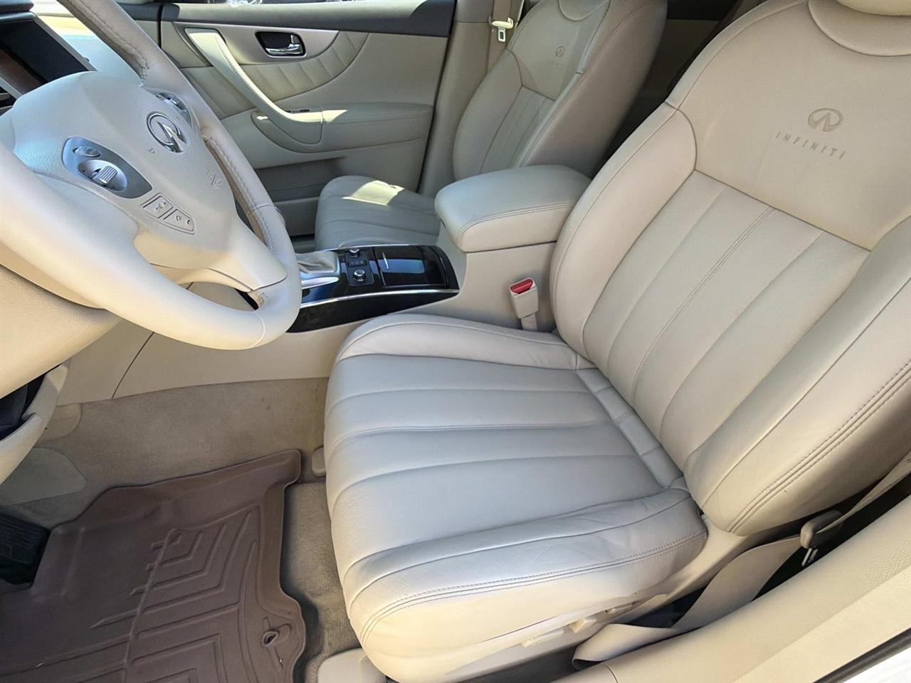 Infiniti QX70 RWD 4dr 2014