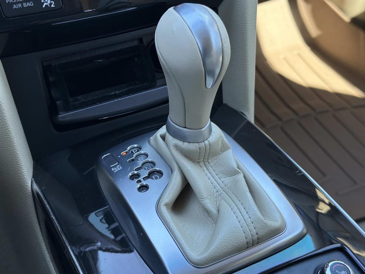 Infiniti QX70 RWD 4dr 2014