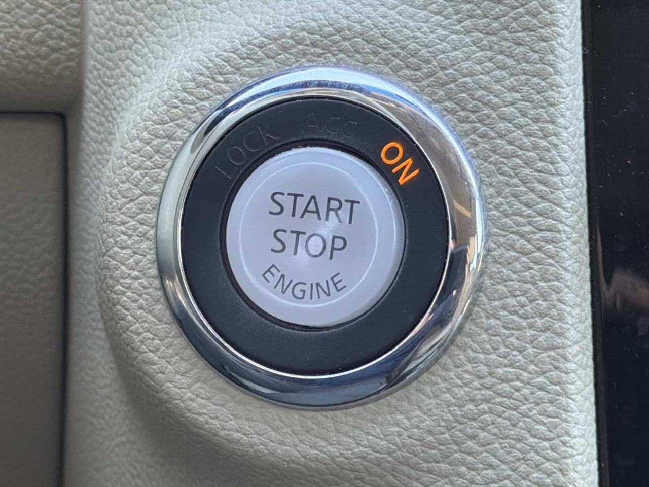 Infiniti QX70 RWD 4dr 2014