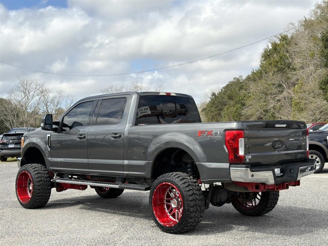 Ford Super Duty F-250 SRW Lariat 4WD Crew Cab 6.75' Box 2017