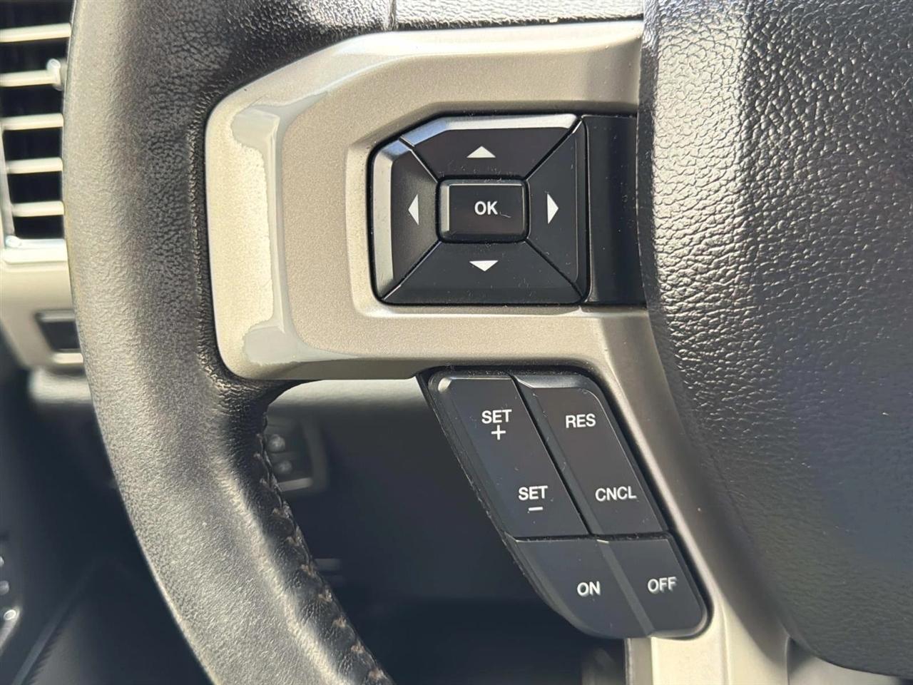 Ford Super Duty F-250 SRW Lariat 4WD Crew Cab 6.75' Box 2017