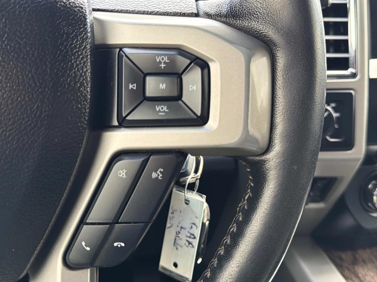 Ford Super Duty F-250 SRW Lariat 4WD Crew Cab 6.75' Box 2017