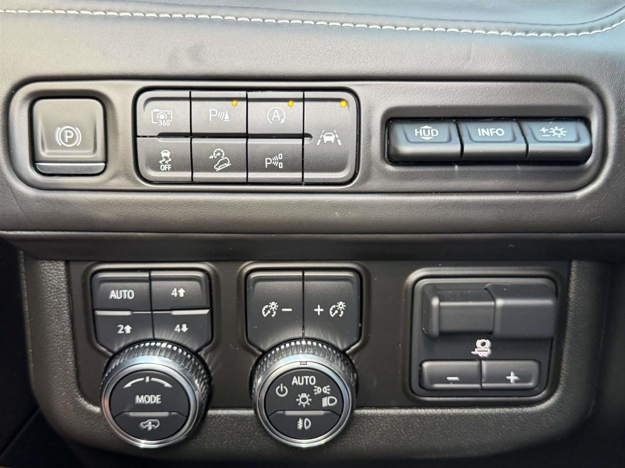 GMC Yukon 4WD 4dr Denali Ultimate 2024