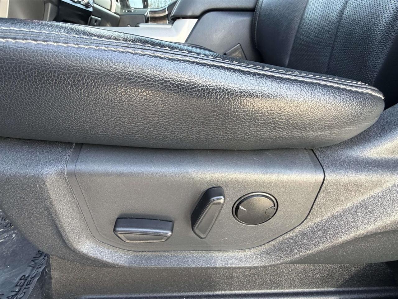 Ford Super Duty F-250 SRW Lariat 4WD Crew Cab 6.75' Box 2022